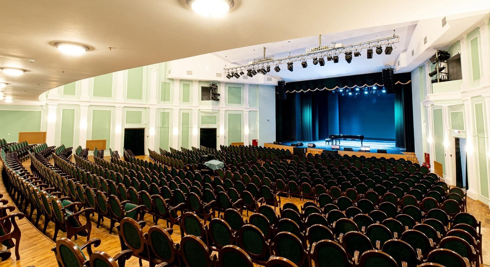 Концертный зал «СВИРИДОВСКИЙ»