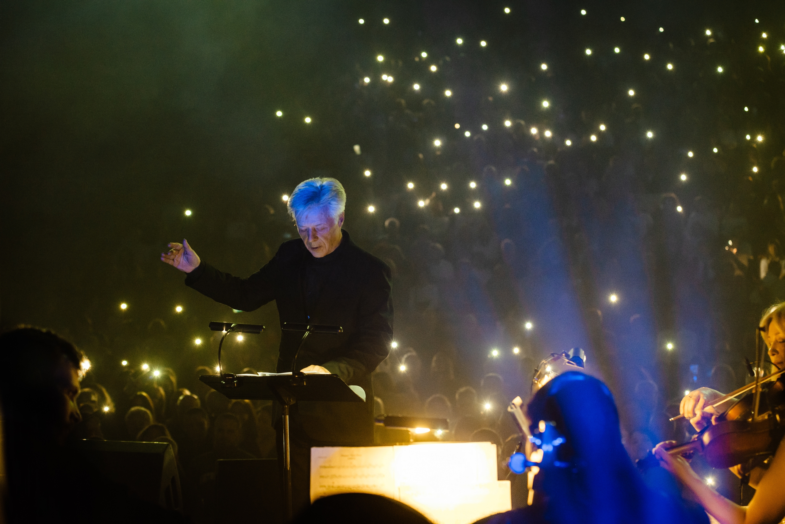 Оркестр на сцене